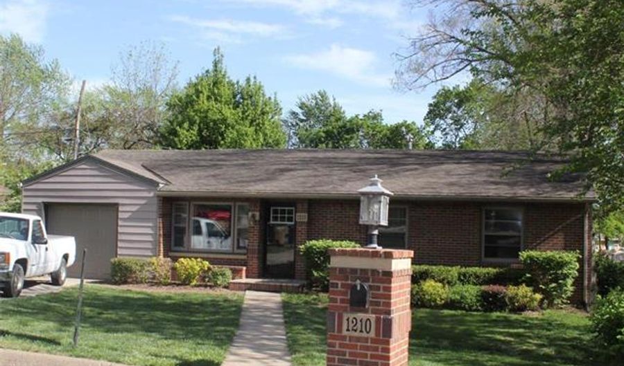 1210 Guthrie Cir, Atchison, KS 66002 - 3 Beds, 2 Bath