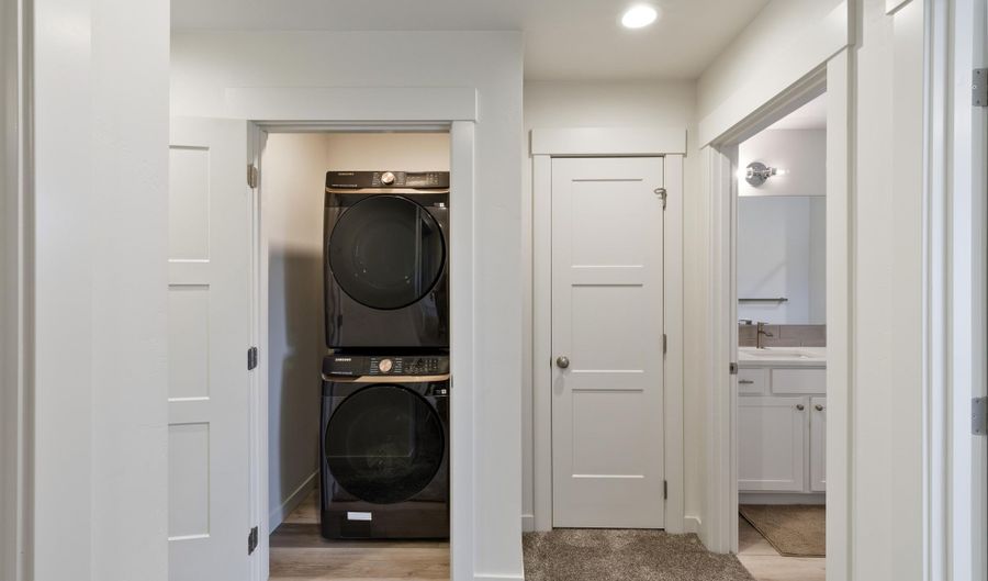 2088 NW Trenton Ave, Bend, OR 97703 - 3 Beds, 3 Bath