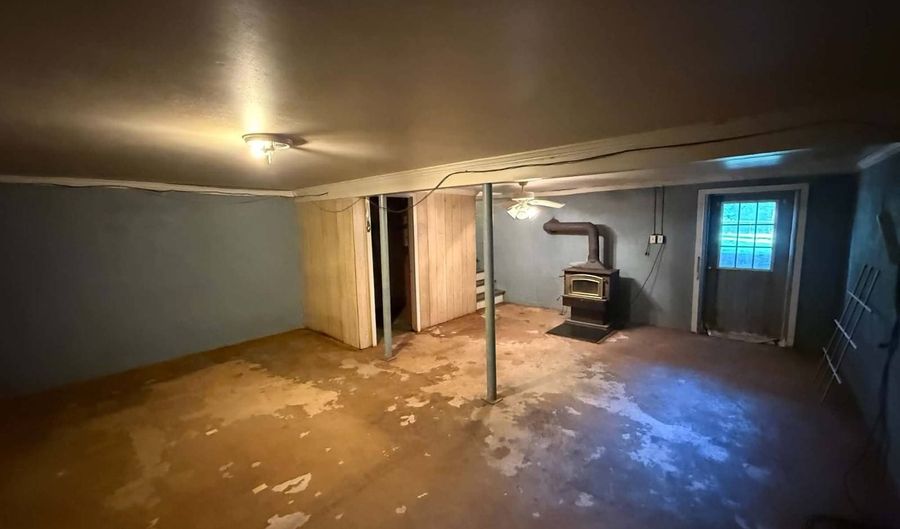 203 Conner St, Albany, KY 42602 - 3 Beds, 2 Bath