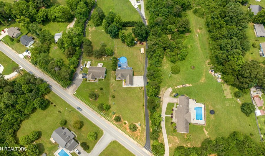 1002 Tellico Ave, Athens, TN 37303 - 3 Beds, 2 Bath