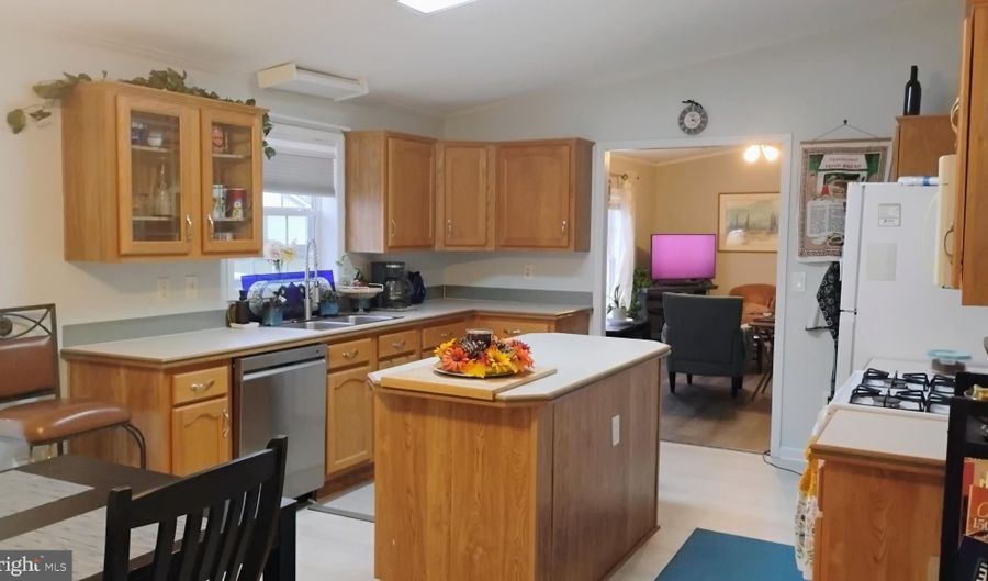 322 PERSIMMON Cir W 322, Dover, DE 19901 - 3 Beds, 2 Bath