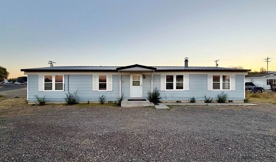 420 E 3rd St, Battle Mountain, NV 89820 - 4 Beds, 2 Bath