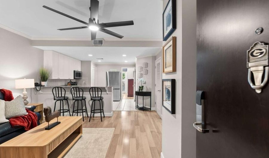 250 W Broad St 205, Athens, GA 30601 - 1 Beds, 2 Bath