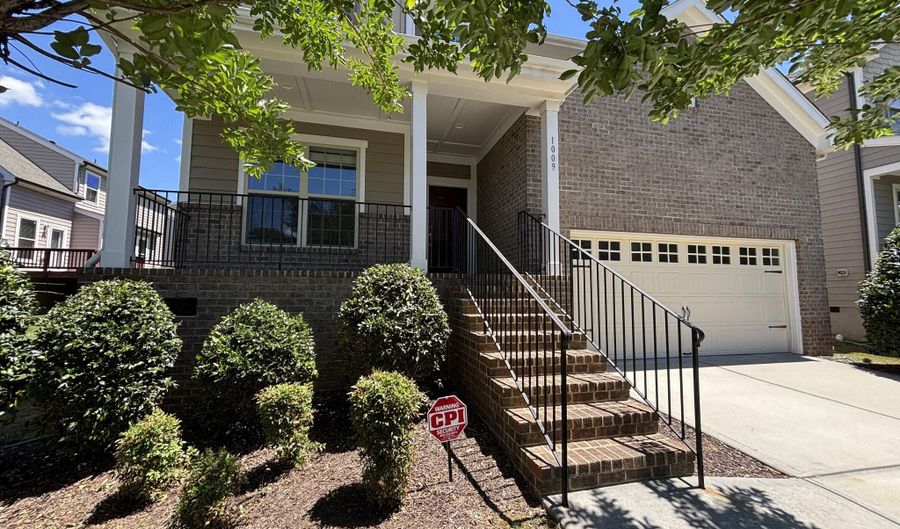1009 Magnolia Blossom Ln, Apex, NC 27502 - 5 Beds, 3 Bath