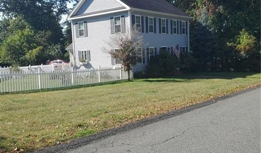 6 Streamview Dr, Cumberland, RI 02864 - 3 Beds, 3 Bath
