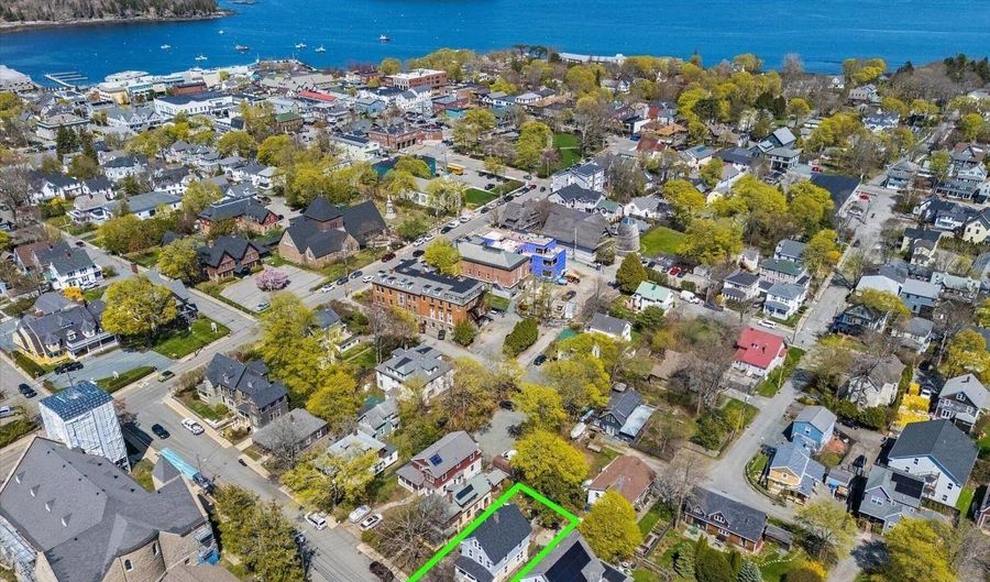 22 Ledgelawn Ave, Bar Harbor, ME 04609 - 4 Beds, 2 Bath