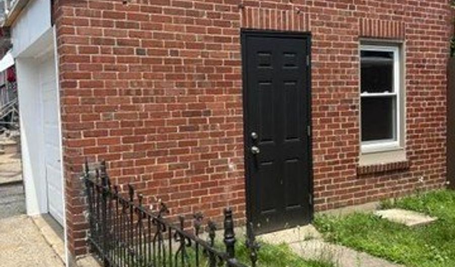 437 Allen St, Allentown, PA 18102 - 5 Beds, 3 Bath