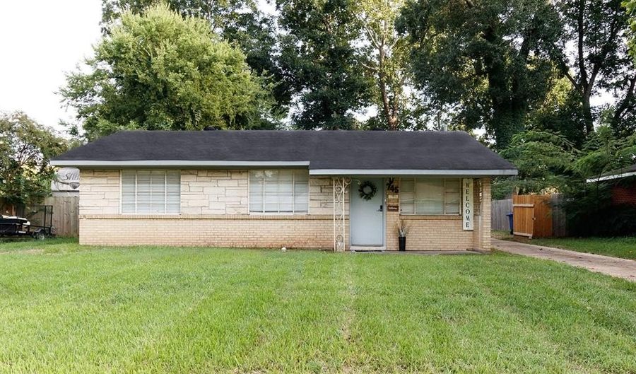 745 E Washington St, Shreveport, LA 71104 - 4 Beds, 2 Bath