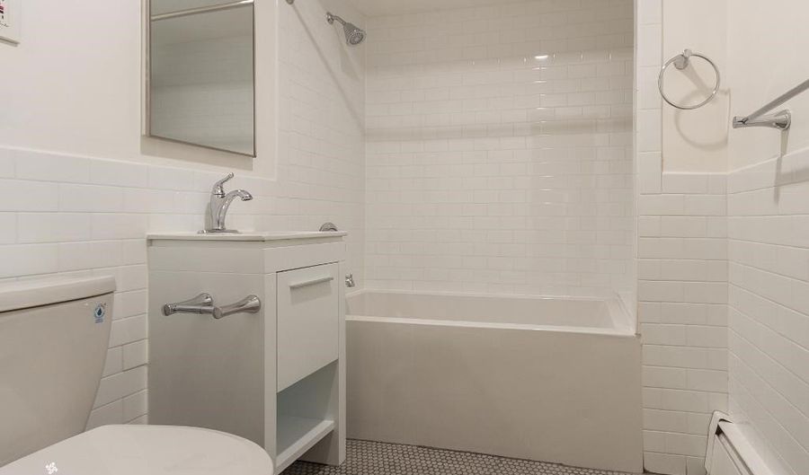 154 W 29TH St 2, Bayonne, NJ 07002 - 3 Beds, 1 Bath