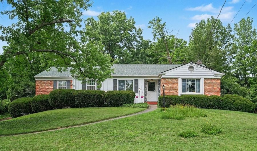 6136 Thole Rd, Anderson Twp., OH 45230 - 3 Beds, 3 Bath