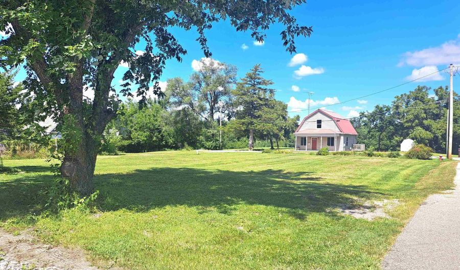 32 9th Ave W, Albia, IA 52531 - 0 Beds, 0 Bath