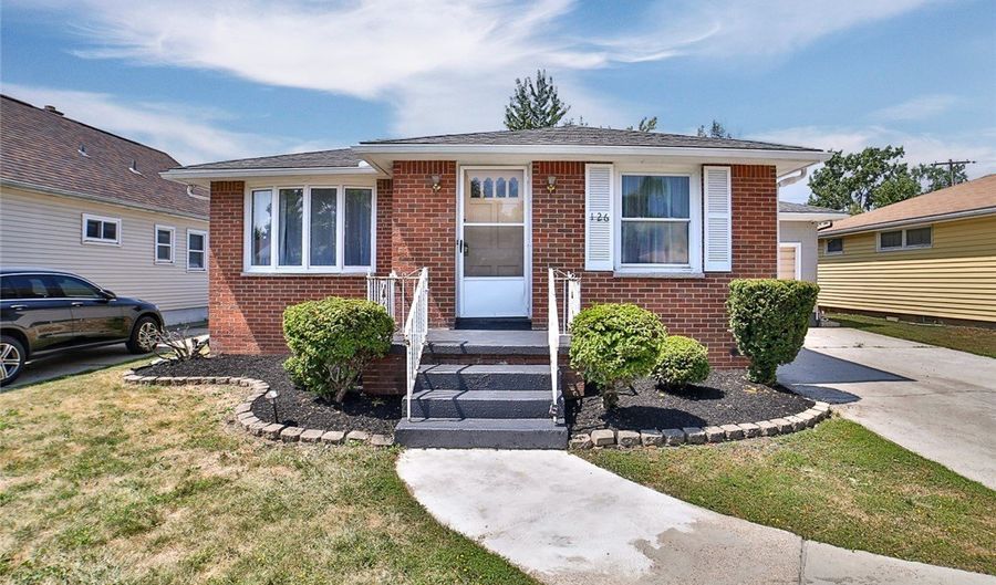 126 Leonore Rd, Amherst, NY 14226 - 3 Beds, 2 Bath