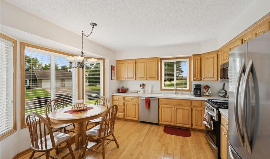 14127 141st St W, Apple Valley, MN 55124 - 2 Beds, 2 Bath