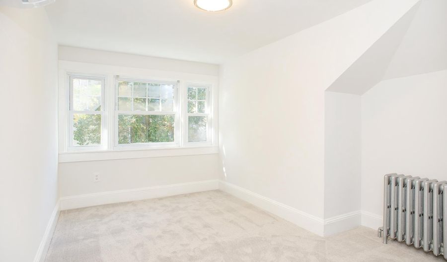 530 FIRST St, Annapolis, MD 21403 - 4 Beds, 2 Bath
