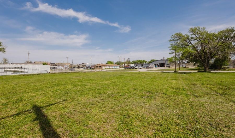 313 N Walnut St, Augusta, KS 67010 - 0 Beds, 0 Bath