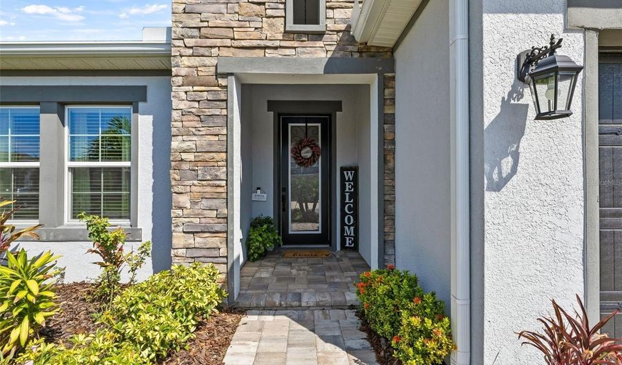 5540 DEL CORONADO Dr, Apollo Beach, FL 33572 - 4 Beds, 3 Bath