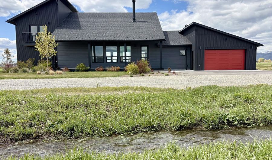 139 Baseline Rd, Bellevue, ID 83313 - 4 Beds, 3 Bath