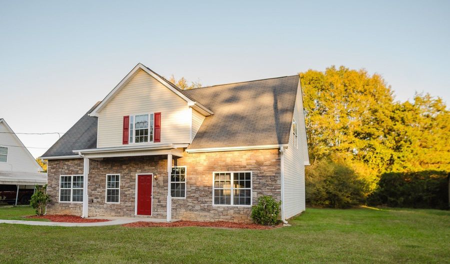 108 Bradley Cir, Barnesville, GA 30204 - 4 Beds, 2 Bath