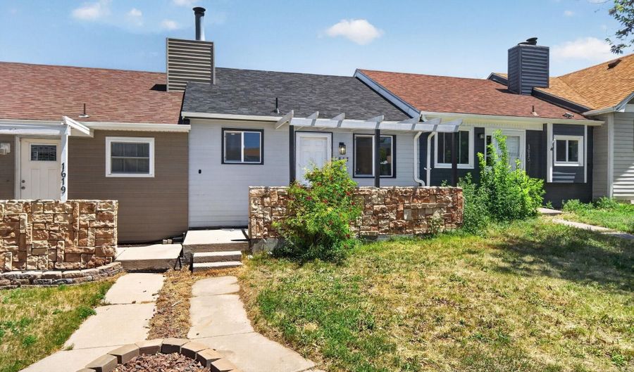 1617 COPPERVILLE Rd, Cheyenne, WY 82001 - 2 Beds, 2 Bath
