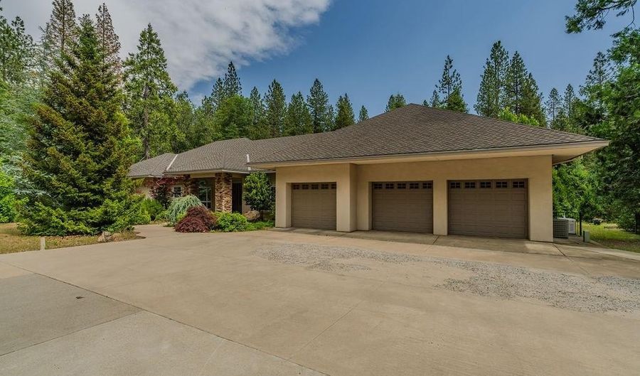 2705 Pine Dr, Arnold, CA 95223 - 3 Beds, 4 Bath