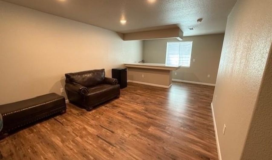 2001 GOODNIGHT Trl, Cheyenne, WY 82007 - 5 Beds, 3 Bath