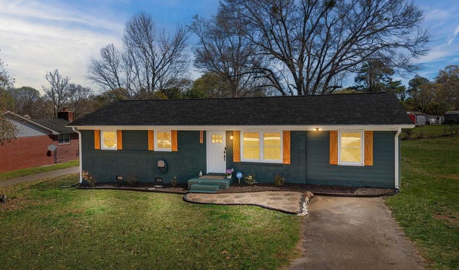 2243 Cannons Campground Rd, Spartanburg, SC 29307 - 3 Beds, 2 Bath