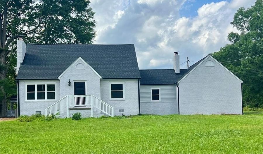 512 Dale St, Archdale, NC 27263 - 3 Beds, 2 Bath