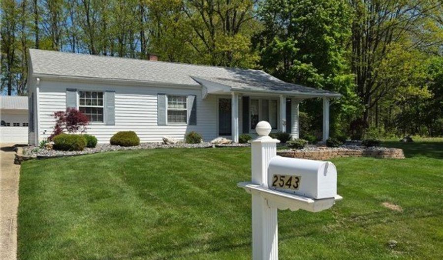 2543 Burlingham Dr, Ashtabula, OH 44004 - 3 Beds, 2 Bath
