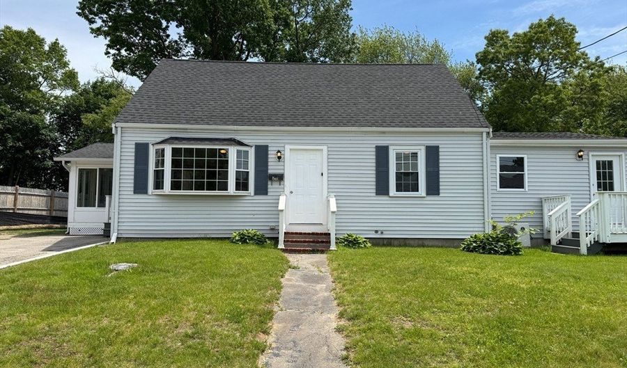 28 Freeman St, Avon, MA 02322 - 3 Beds, 1 Bath