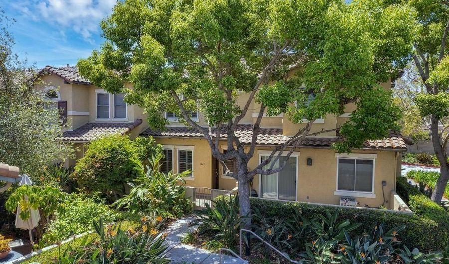 6342 Citracado Cir, Carlsbad, CA 92009 - 2 Beds, 3 Bath