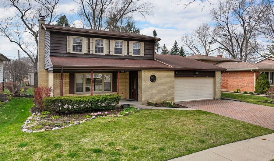 434 S Cleveland Ave, Arlington Heights, IL 60005 - 4 Beds, 3 Bath