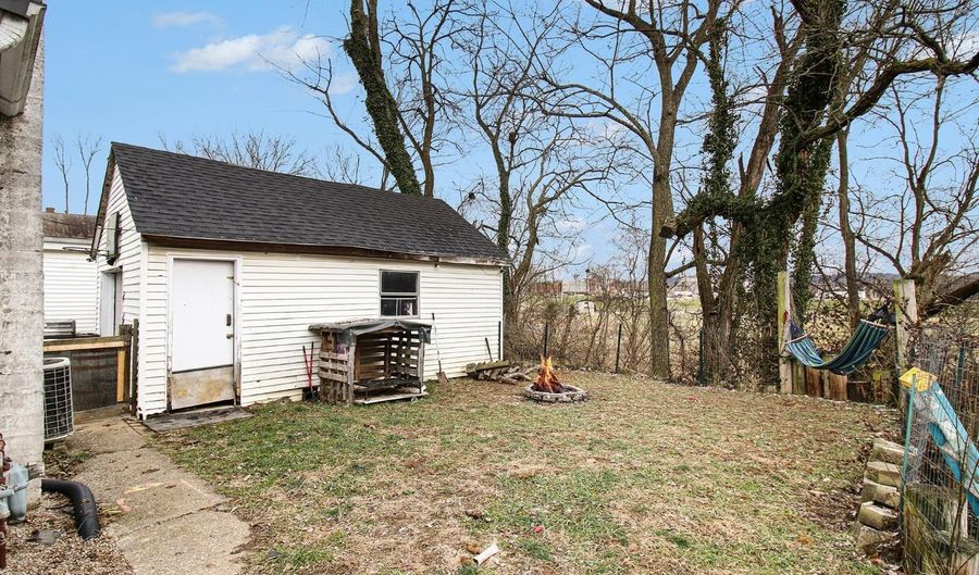 414 Manchester St, Aurora, IN 47001 - 3 Beds, 1 Bath