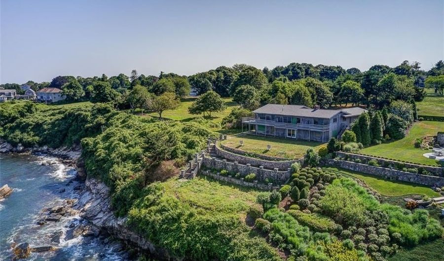 727 Boston Neck Rd, Narragansett, RI 02882 - 5 Beds, 6 Bath