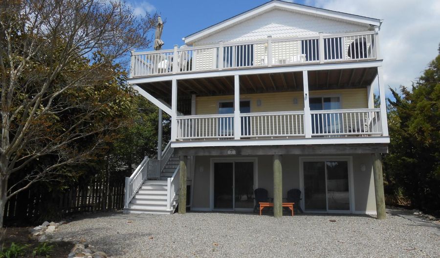 4 E 20TH St, Barnegat Light, NJ 08006 - 5 Beds, 3 Bath