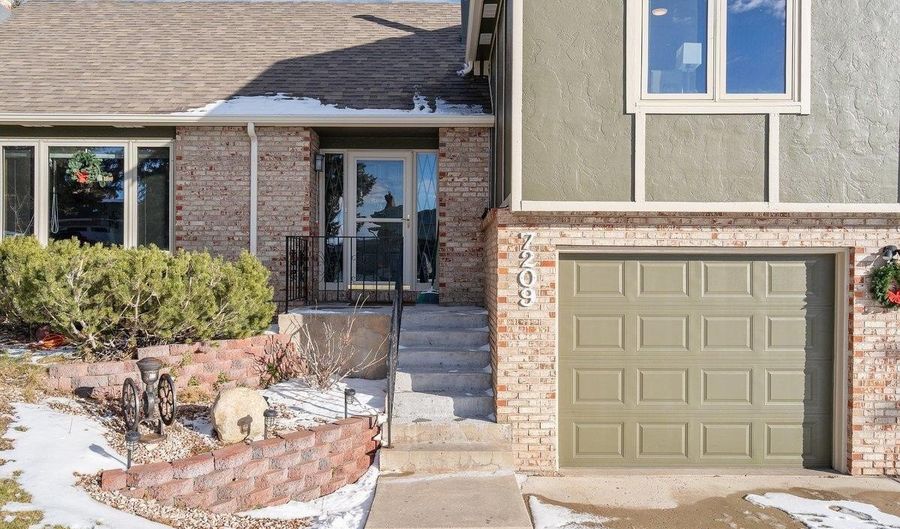 7209 HAWTHORNE Dr, Cheyenne, WY 82009 - 5 Beds, 4 Bath