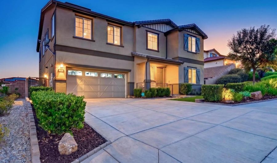 2077 Del Rincon Pl, Escondido, CA 92026 - 5 Beds, 4 Bath