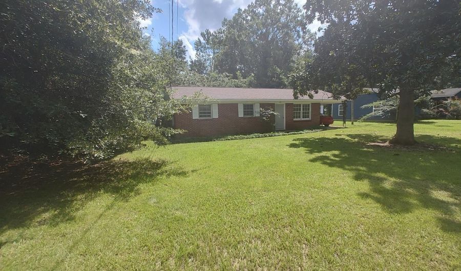 405 S Rosemary Ave, Andrews, SC 29510 - 3 Beds, 1 Bath