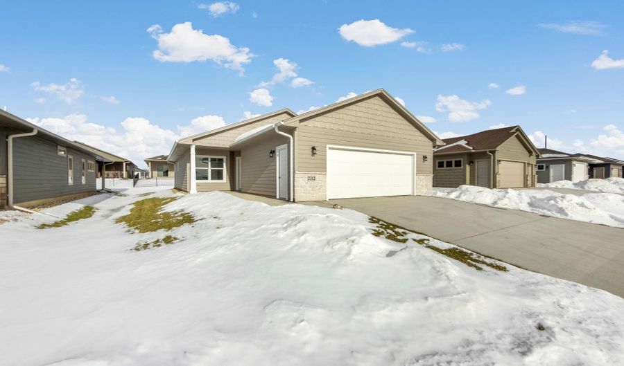 2312 E Brek St, Brandon, SD 57005 - 2 Beds, 2 Bath