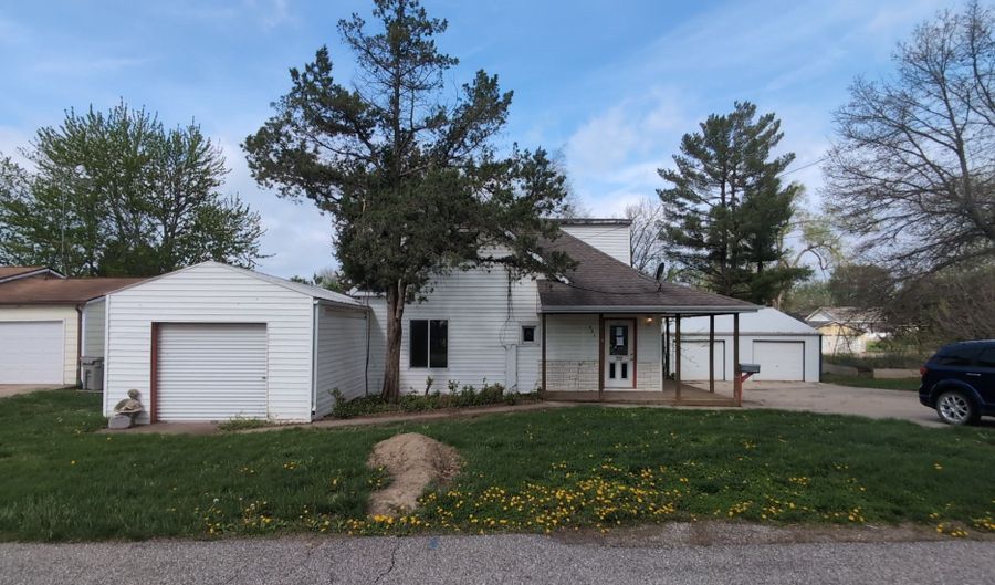 421 S 8th St, Albia, IA 52531 - 4 Beds, 1 Bath