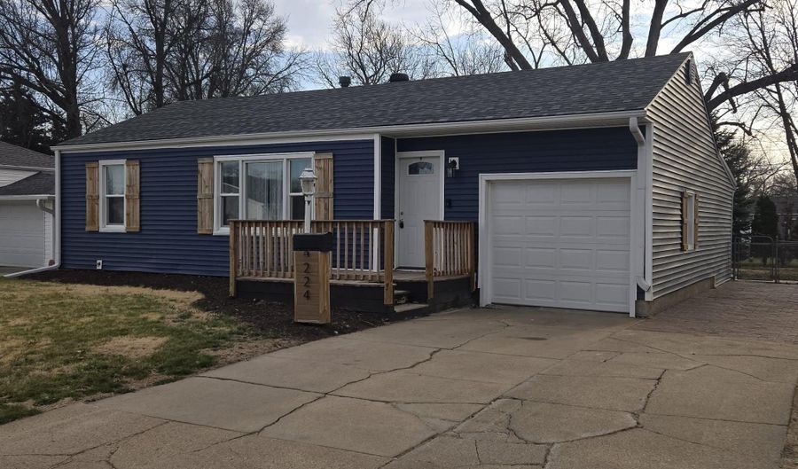 224 S 19th St, Beatrice, NE 68310 - 2 Beds, 1 Bath
