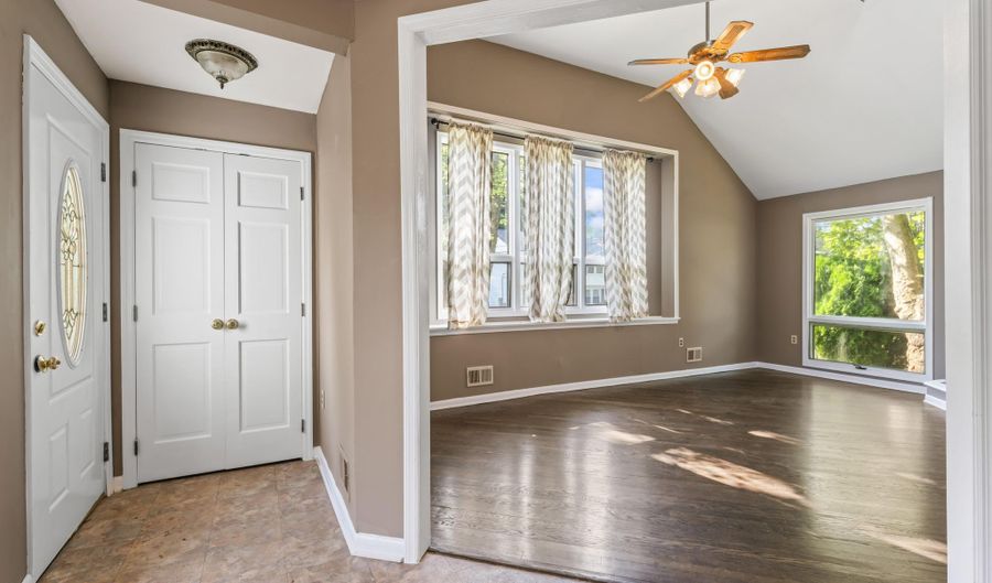 76 9th St, Belford, NJ 07718 - 3 Beds, 3 Bath