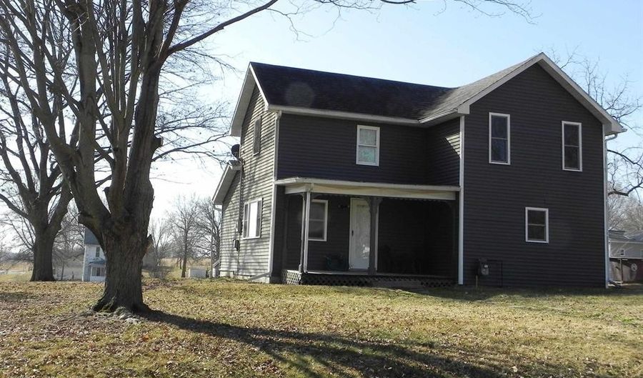 1102 Lone Mountain Ave, Bedford, IA 50833 - 4 Beds, 2 Bath