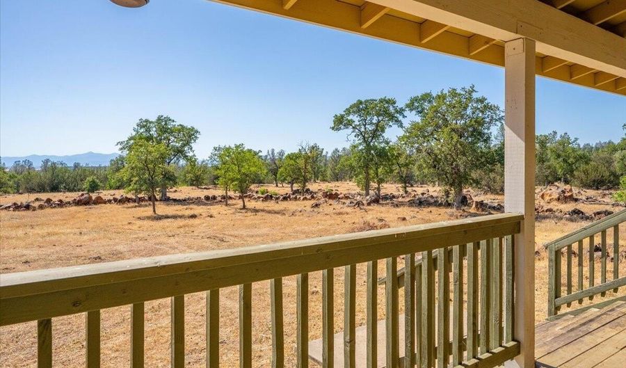 25150 Dersch Rd, Anderson, CA 96007 - 3 Beds, 2 Bath