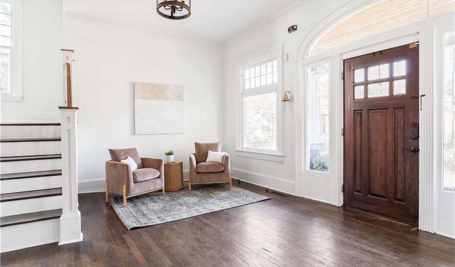 679 Lawton St SW, Atlanta, GA 30310 - 5 Beds, 4 Bath