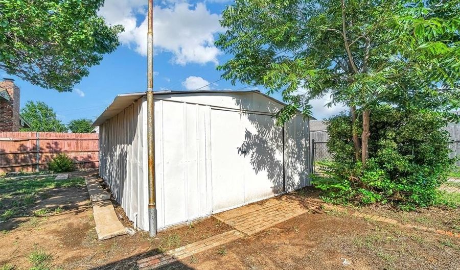 1608 Truman Dr, Altus, OK 73521 - 3 Beds, 2 Bath