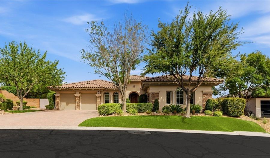 36 Tapadero Ln, Las Vegas, NV 89135 - 4 Beds, 5 Bath