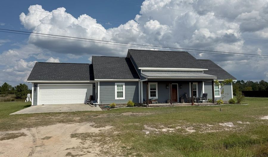 228 Zoarbella Dr, Baxley, GA 31513 - 3 Beds, 3 Bath