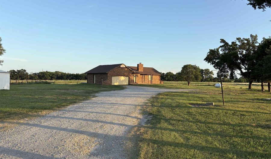 4457 SW 120th St, Augusta, KS 67010 - 2 Beds, 2 Bath