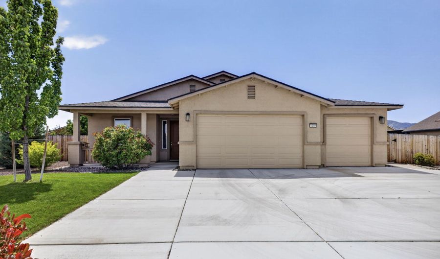 1235 Heybourne Rd, Gardnerville, NV 89410 - 3 Beds, 2 Bath