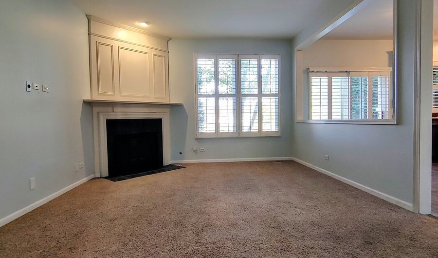 564 Woods Creek Ln, Algonquin, IL 60102 - 2 Beds, 3 Bath